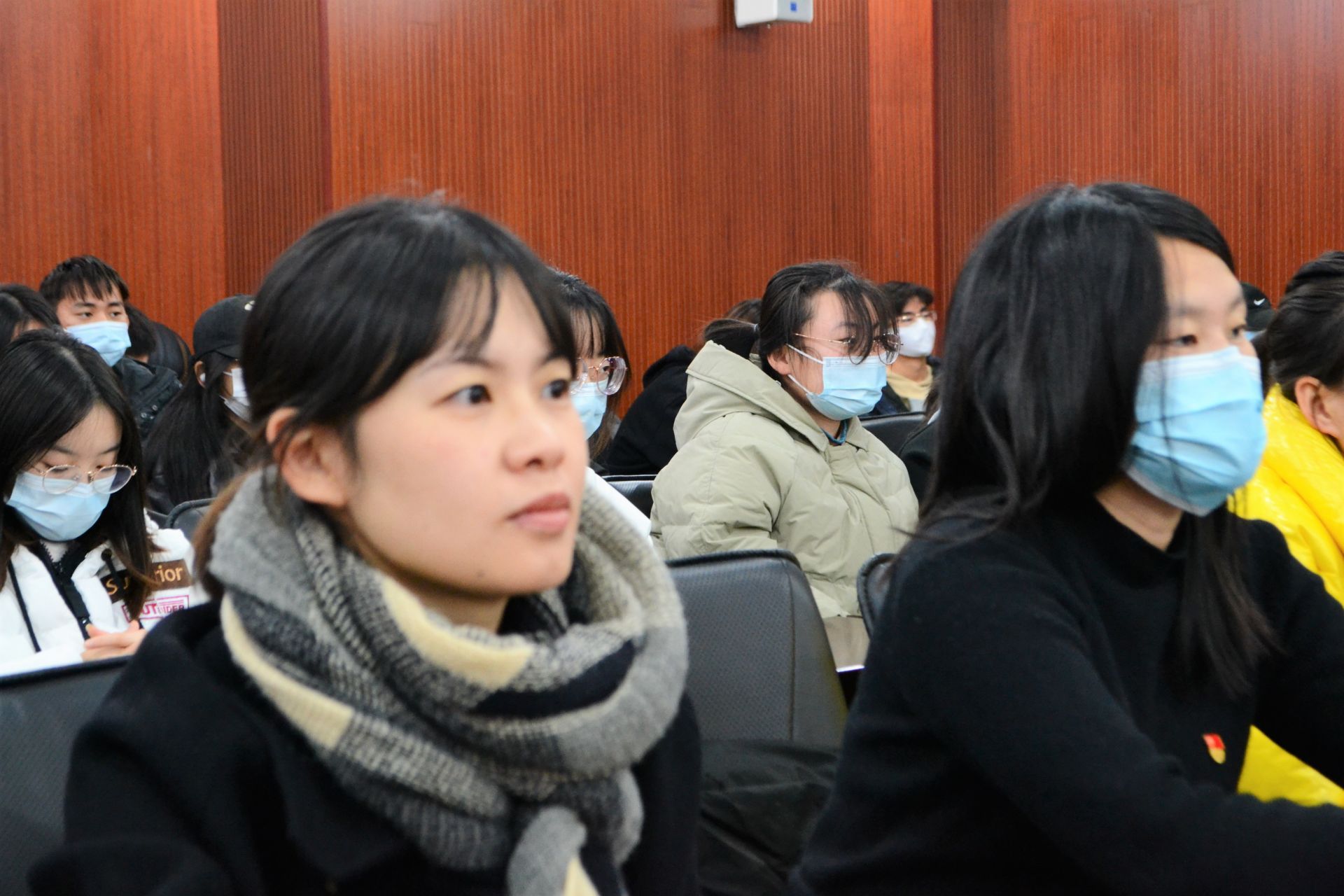 《人民日报》打造思政教育体系新模式,青科大与bw必威西汉姆联官网签约共建马克思主义学院 《人民日报》打造思政教育体系新模式,青科大与bw必威西汉姆联官网签约共建马克思主义学院