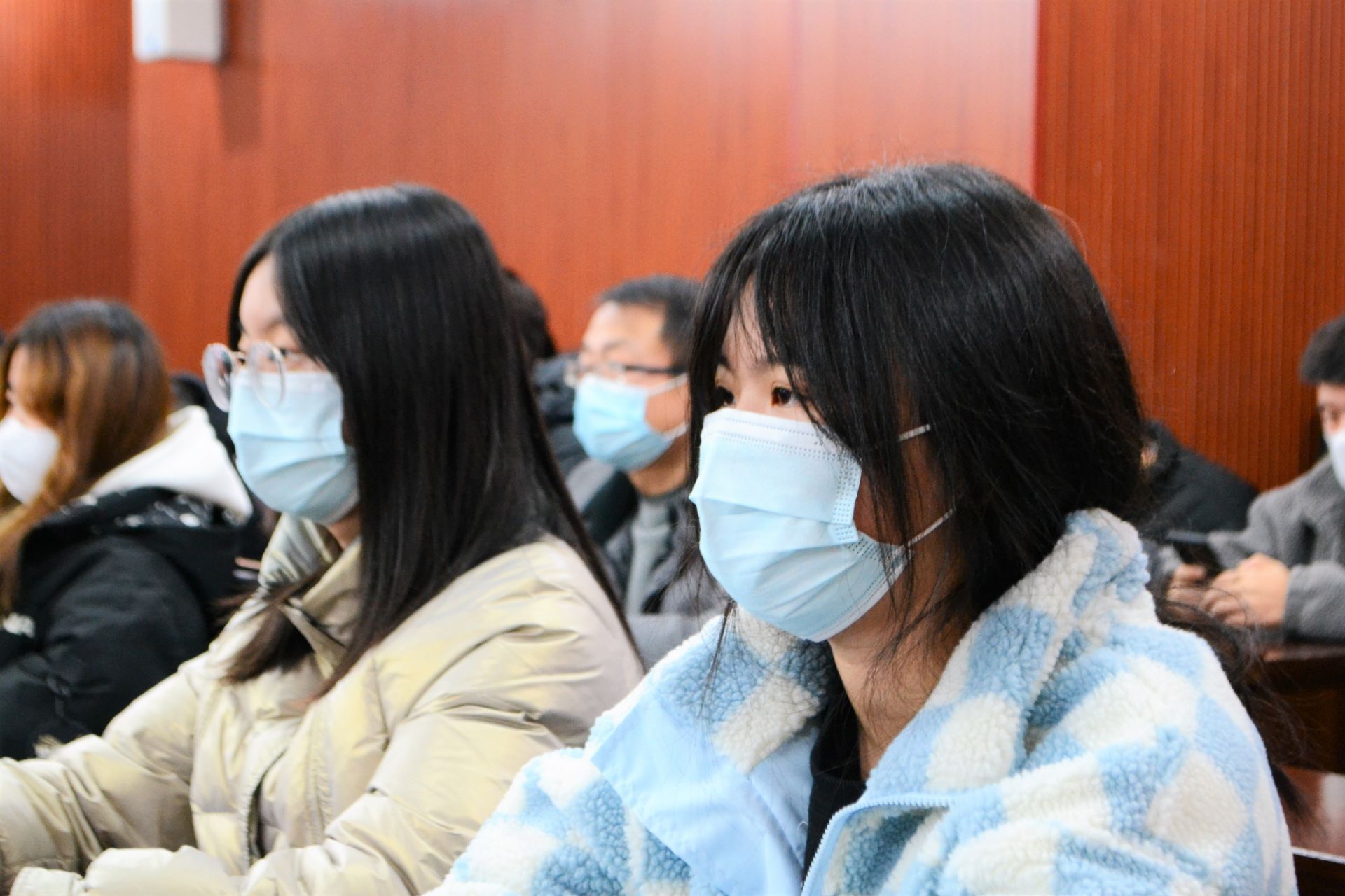 《人民日报》打造思政教育体系新模式,青科大与bw必威西汉姆联官网签约共建马克思主义学院 《人民日报》打造思政教育体系新模式,青科大与bw必威西汉姆联官网签约共建马克思主义学院