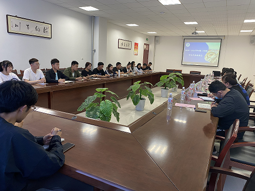 我们顺利召开学生代表座谈会 我们顺利召开学生代表座谈会