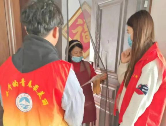 一社区一品牌,万名团员下社区 ▏外语学院开展水岸府邸社区志愿服务活动 一社区一品牌,万名团员下社区 ▏外语学院开展水岸府邸社区志愿服务活动