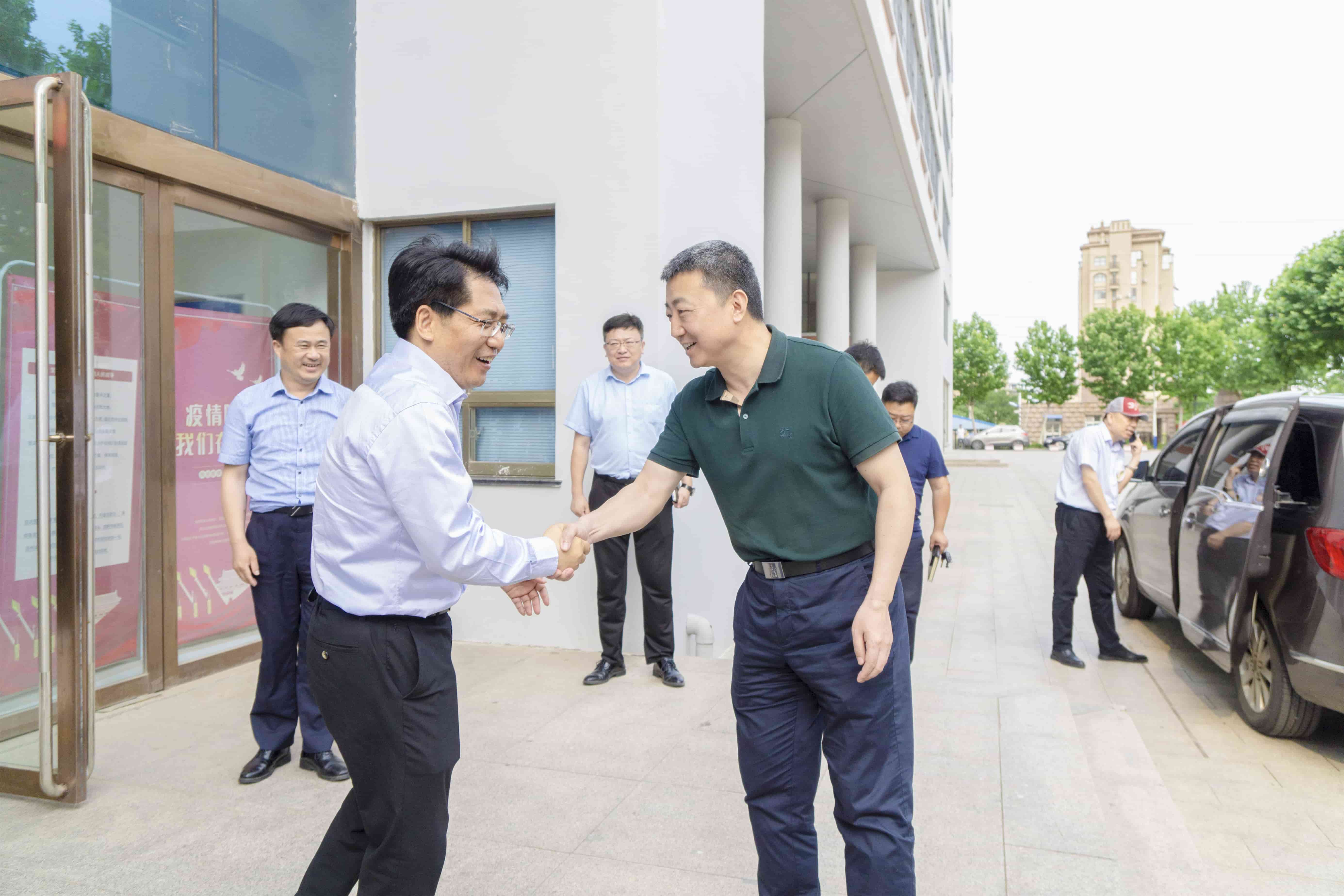 山东省教育厅邓云锋厅长一行莅临bw必威西汉姆联官网开展调研座谈会 山东省教育厅邓云锋厅长一行莅临bw必威西汉姆联官网开展调研座谈会