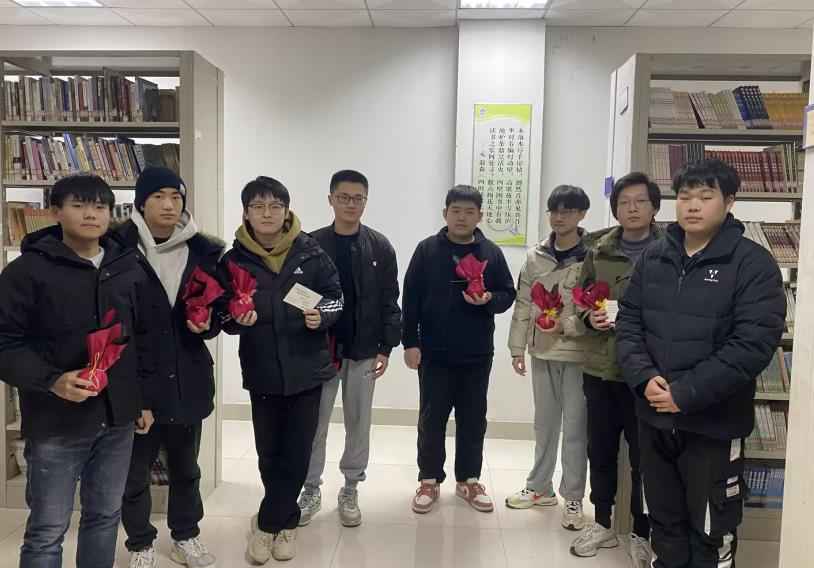 “一战成硕,一路生花”——建筑工程学院为考研学子送温暖 “一战成硕,一路生花”——建筑工程学院为考研学子送温暖