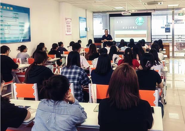 开新局 谱新篇——我们开展开学首日教学巡查工作 开新局 谱新篇——我们开展开学首日教学巡查工作