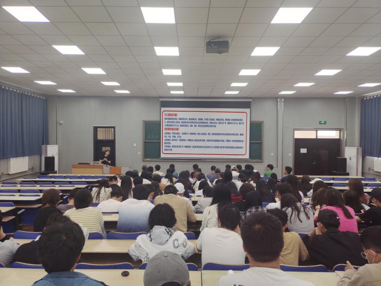 我们联合三里河派出所反诈中心开展反诈宣传进校园活动 我们联合三里河派出所反诈中心开展反诈宣传进校园活动