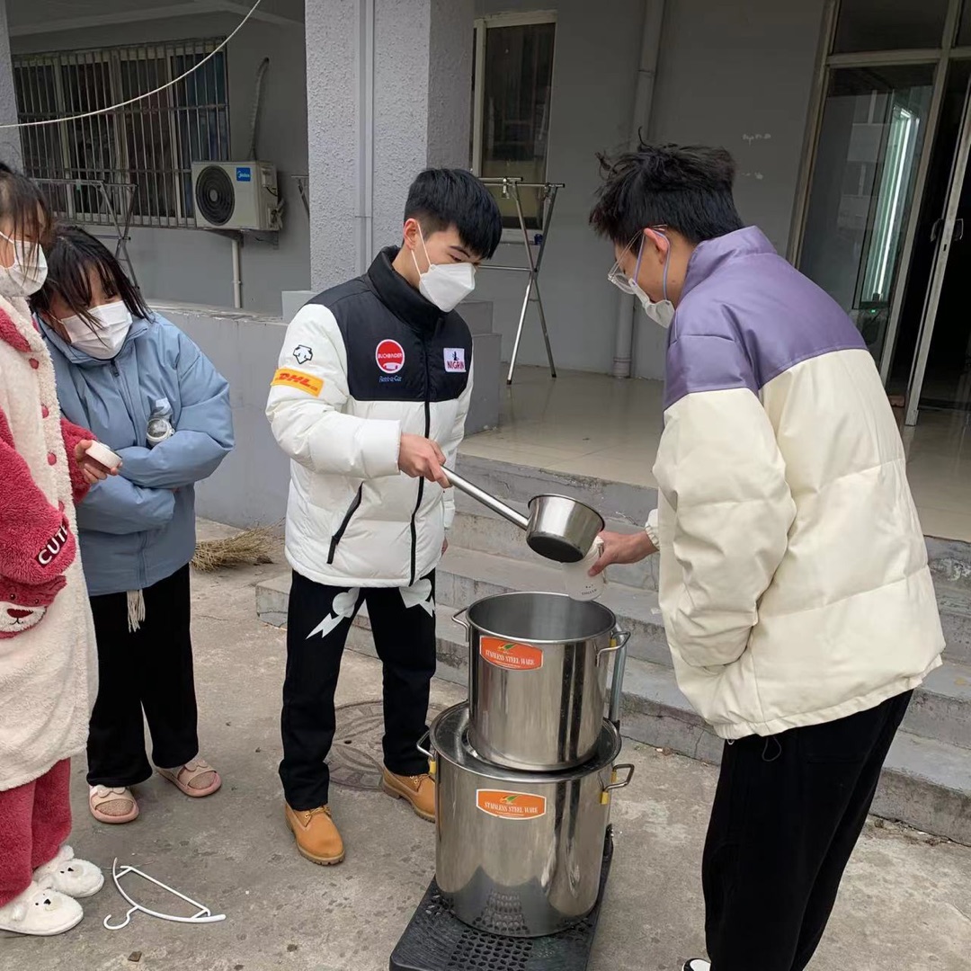 寒潮送温暖 情暖学生心 寒潮送温暖 情暖学生心