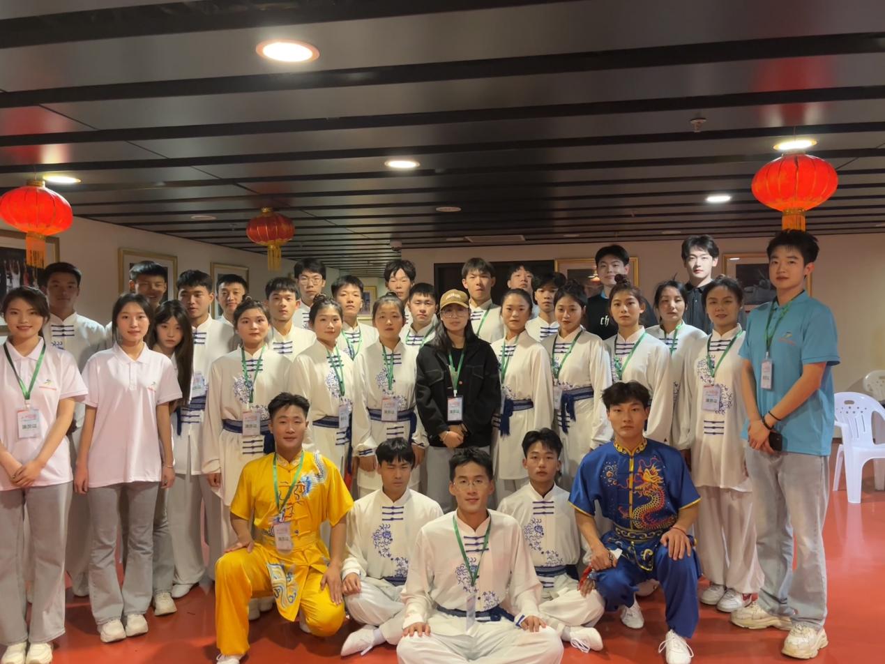 青春誓言中国梦“五四”青年节青岛高校大学生文艺汇演——我们社体学子出演《鼓舞天下》节目 青春誓言中国梦“五四”青年节青岛高校大学生文艺汇演——我们社体学子出演《鼓舞天下》节目