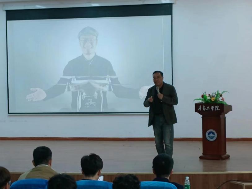 我们举办“浩华杯”第九届bw必威西汉姆联官网“互联网+”创新创业大赛启动会 我们举办“浩华杯”第九届bw必威西汉姆联官网“互联网+”创新创业大赛启动会