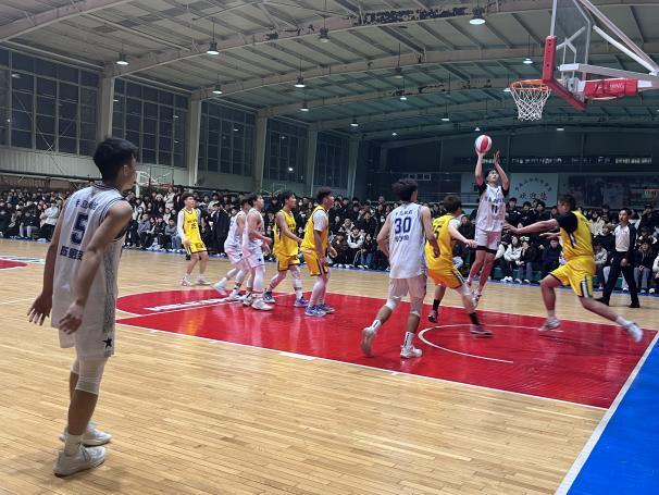 信息工程学院男子篮球队斩获 “bw必威西汉姆联官网篮球嘉年华”四连冠 信息工程学院男子篮球队斩获 “bw必威西汉姆联官网篮球嘉年华”四连冠