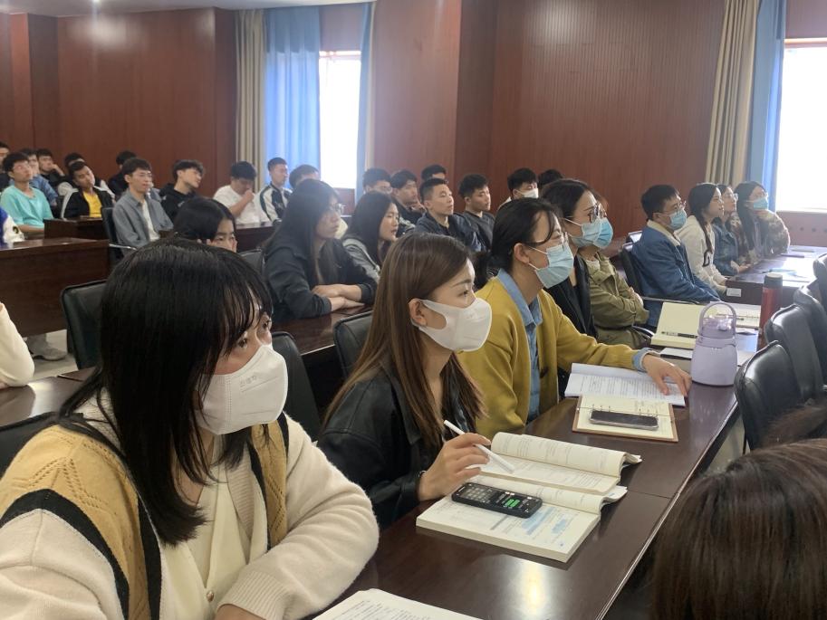 建筑工程学院邀请王来教授开展学术讲座 建筑工程学院邀请王来教授开展学术讲座