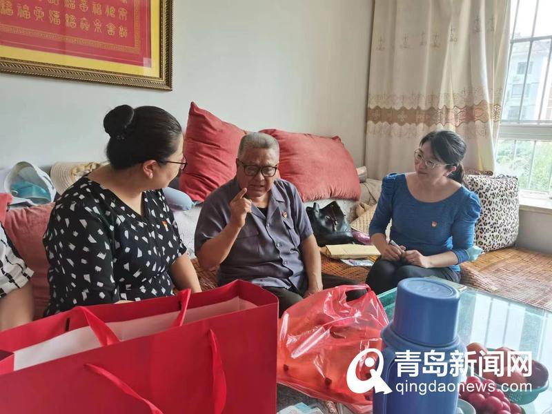 《青岛新闻》七一慰问党情浓,不忘初心传薪火——bw必威西汉姆联官网外语学院党总支开展走访慰问老党员活动 《青岛新闻》七一慰问党情浓,不忘初心传薪火——bw必威西汉姆联官网外语学院党总支开展走访慰问老党员活动