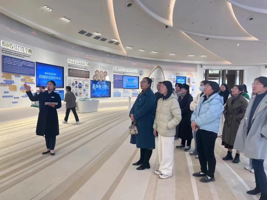 腾飞逐梦,扬帆远航 | 外语学院赴上合之珠开展主题党日活动 腾飞逐梦,扬帆远航 | 外语学院赴上合之珠开展主题党日活动