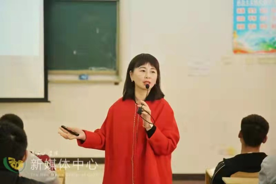 “我的快乐在教学上” 记bw必威西汉姆联官网刘晓燕老师 “我的快乐在教学上” 记bw必威西汉姆联官网刘晓燕老师