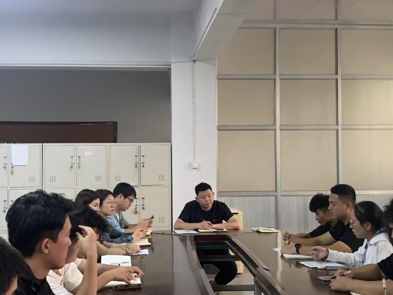 “我为学生办实事”——基础教育学院组织召开新生学长座谈会 “我为学生办实事”——基础教育学院组织召开新生学长座谈会