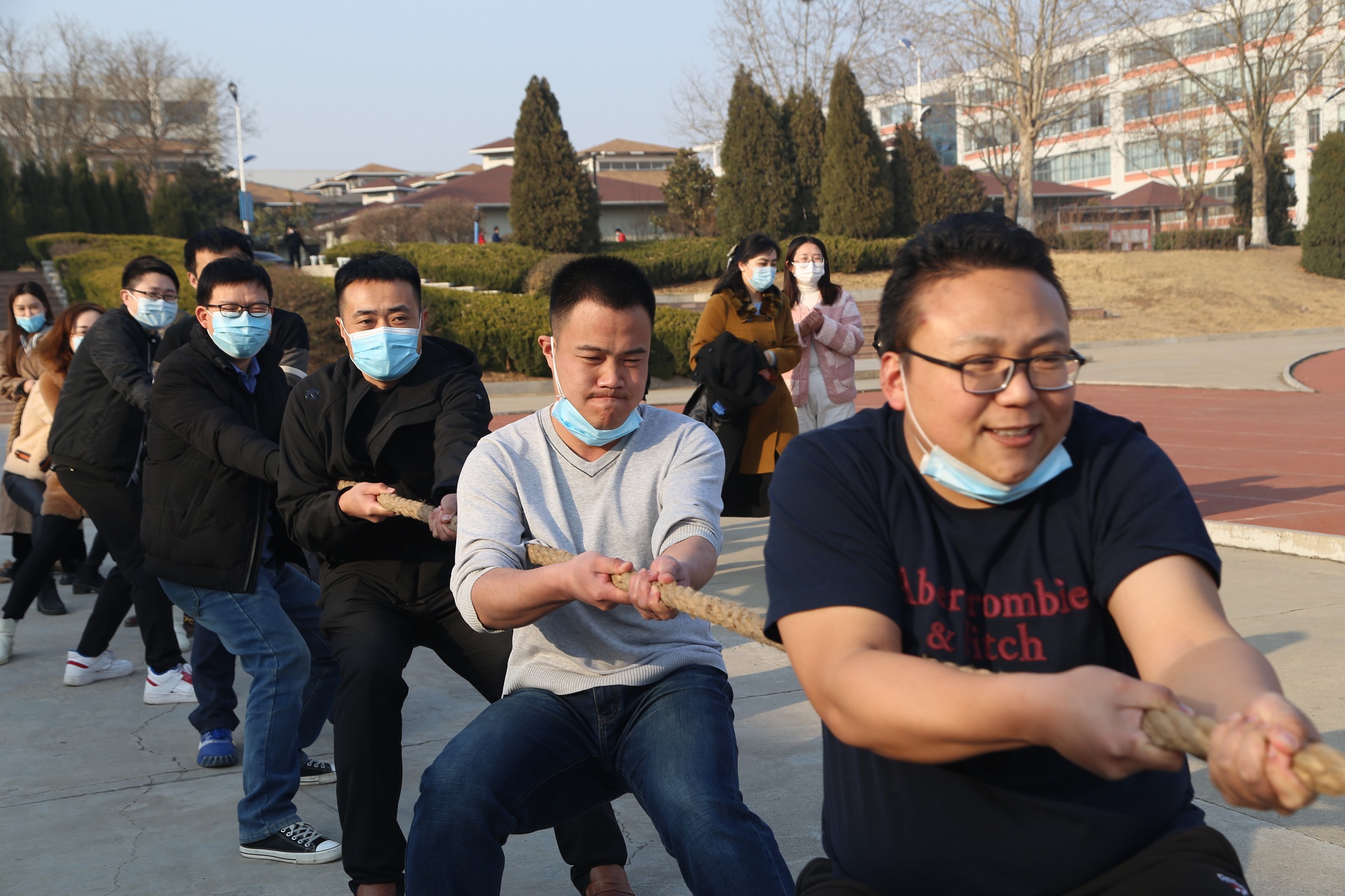 我们举行丰富多彩的活动庆祝“三八”国际劳动妇女节 我们举行丰富多彩的活动庆祝“三八”国际劳动妇女节