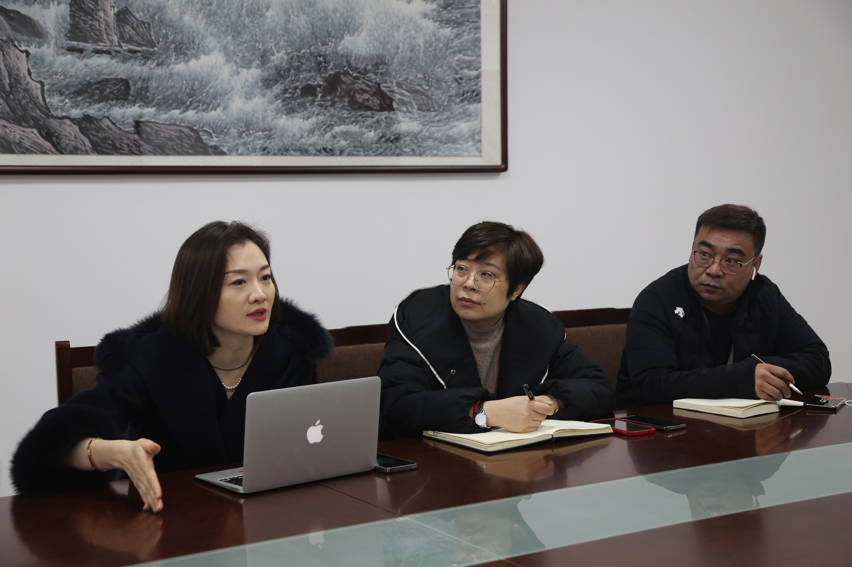 青岛·上合国家客厅上合特色商品馆刘丽媛馆长一行来我们洽谈交流 青岛·上合国家客厅上合特色商品馆刘丽媛馆长一行来我们洽谈交流