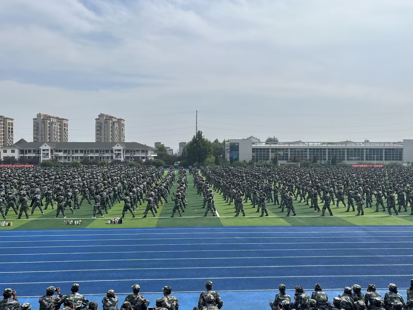 沙场秋点兵 青春正启航——2023级新生军训进行时 沙场秋点兵 青春正启航——2023级新生军训进行时