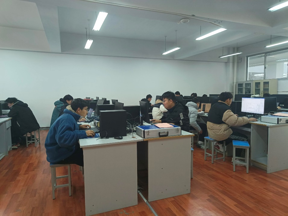 凛冽寒冬 点燃激情 ——信息工程学院举办“蓝桥杯EDA模块”校内选拔赛 凛冽寒冬 点燃激情 ——信息工程学院举办“蓝桥杯EDA模块”校内选拔赛