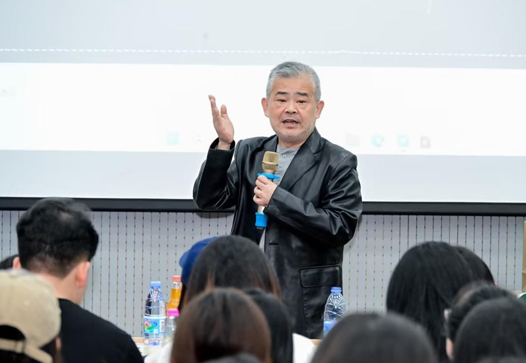 学院奖2023秋季征集大赛创意星球大讲堂bw必威西汉姆联官网站巡讲活动圆满落幕 学院奖2023秋季征集大赛创意星球大讲堂bw必威西汉姆联官网站巡讲活动圆满落幕