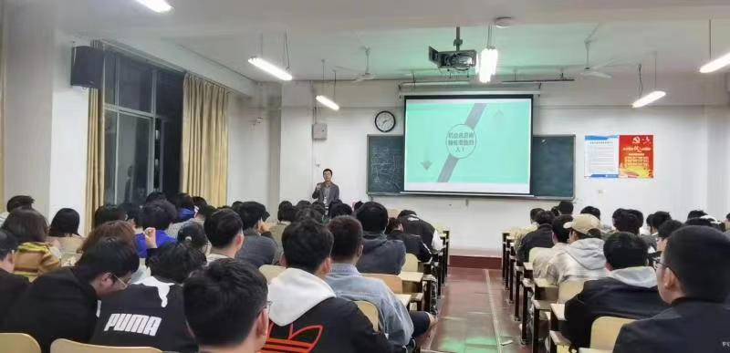 百企千业进校园 促立促强促就业——信息工程学院开展就业推进会系列活动 百企千业进校园 促立促强促就业——信息工程学院开展就业推进会系列活动