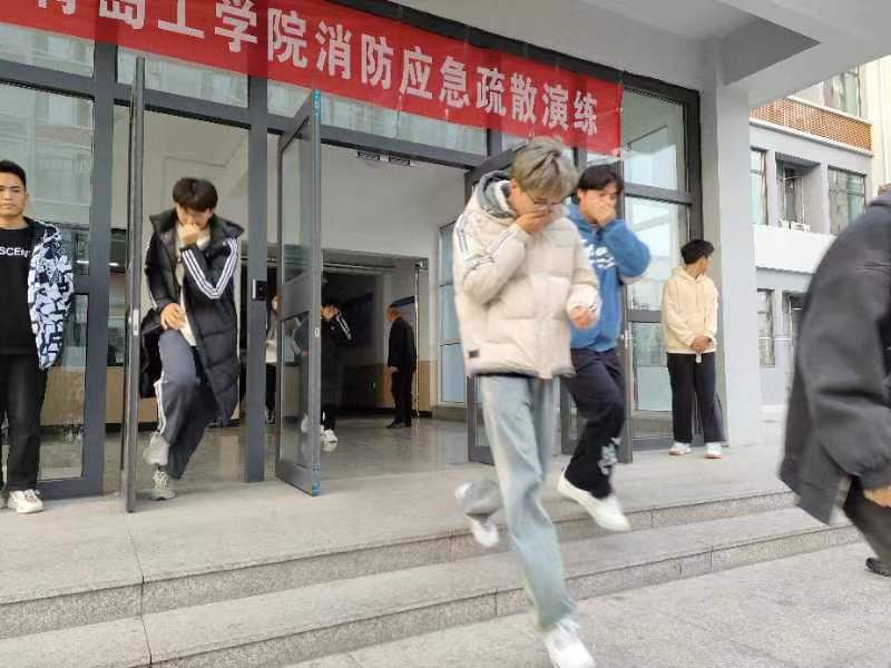 “预防为主,生命至上”——bw必威西汉姆联官网开展2023年度消防培训暨疏散演练活动 “预防为主,生命至上”——bw必威西汉姆联官网开展2023年度消防培训暨疏散演练活动