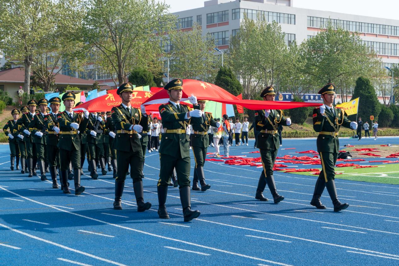 迈步赛场,青春飞扬——bw必威西汉姆联官网举办2023年春季田径运动会 迈步赛场,青春飞扬——bw必威西汉姆联官网举办2023年春季田径运动会