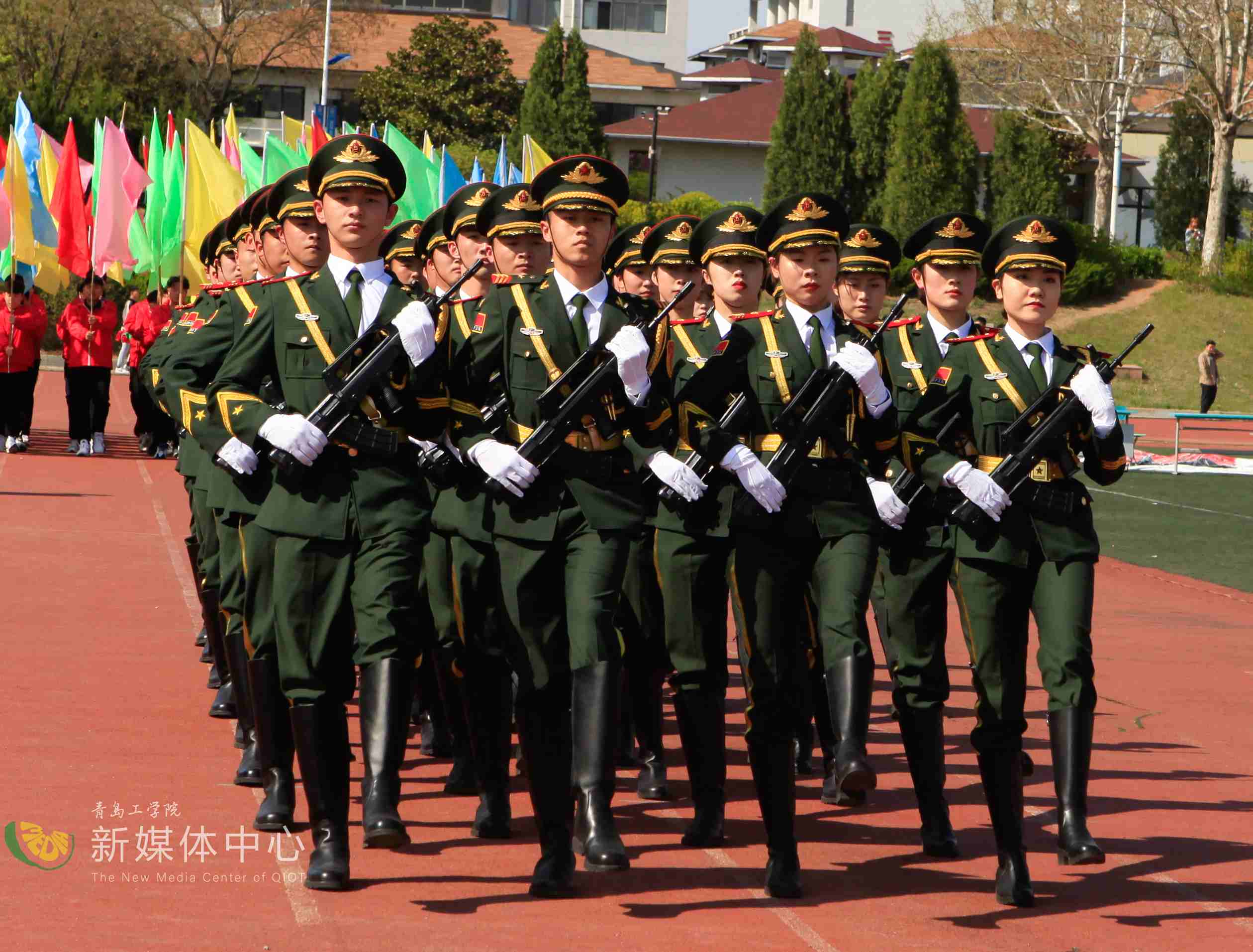 追随“红色印记”!bw必威西汉姆联官网2021年春季田径运动会开幕 追随“红色印记”!bw必威西汉姆联官网2021年春季田径运动会开幕