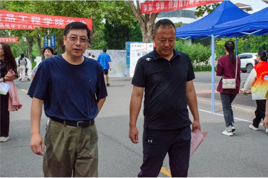 我们迎来2023级专升本新生报到入学 我们迎来2023级专升本新生报到入学