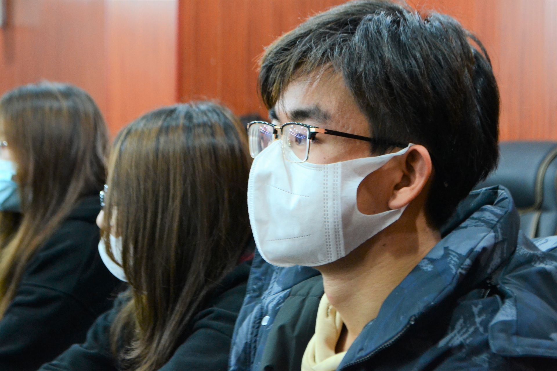 《人民日报》打造思政教育体系新模式,青科大与bw必威西汉姆联官网签约共建马克思主义学院 《人民日报》打造思政教育体系新模式,青科大与bw必威西汉姆联官网签约共建马克思主义学院