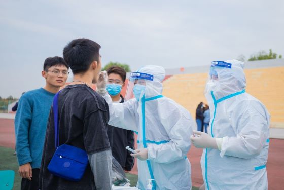 胶州唯一一所高校完成所有师生核酸检测!家长称看到了“放心” 胶州唯一一所高校完成所有师生核酸检测!家长称看到了“放心”